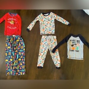 Carters pajama bundle sizes 5t and 6